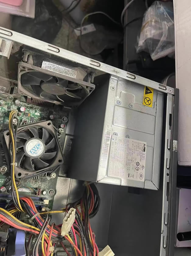 電腦主機按開機鍵后無任何反應故障解決方案