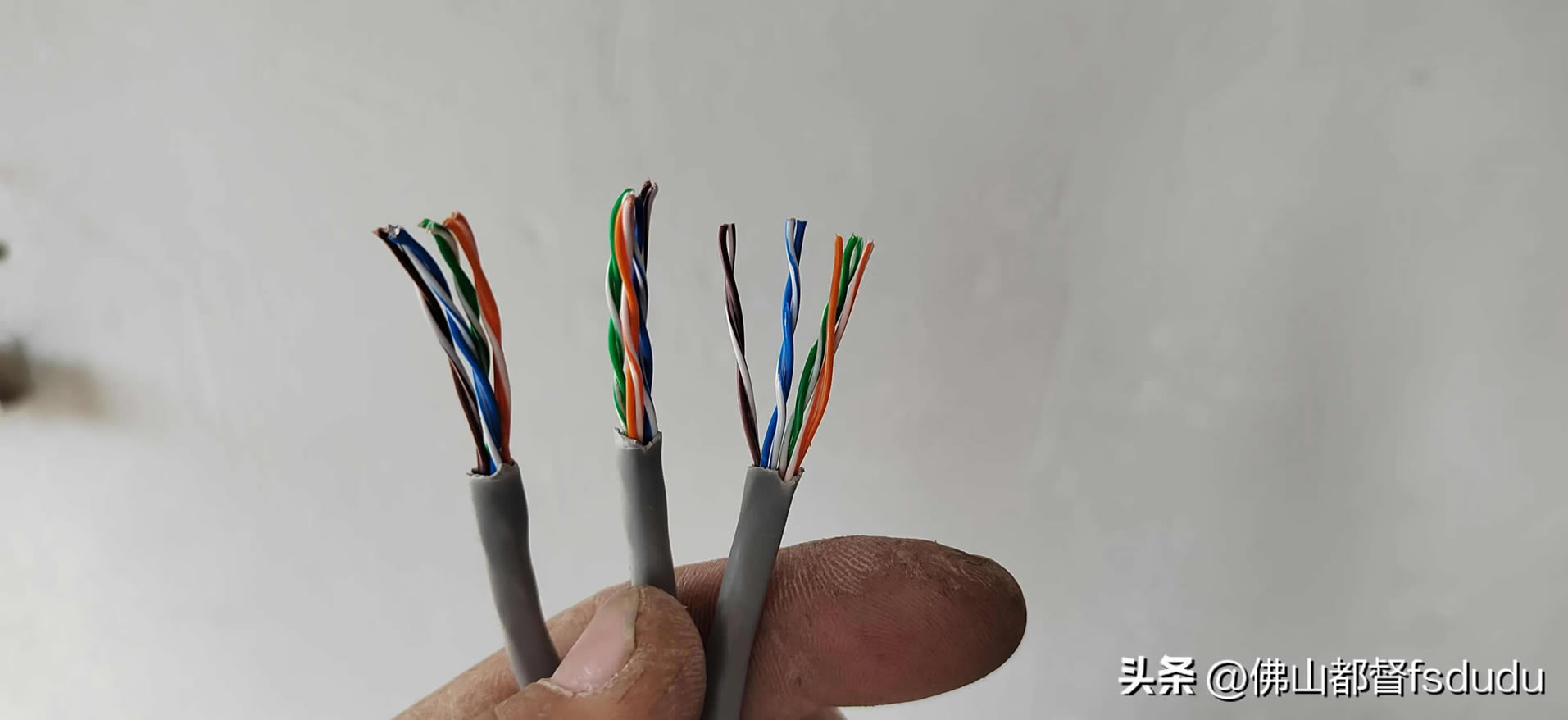 從三家公司分別往值班室布了一條網線